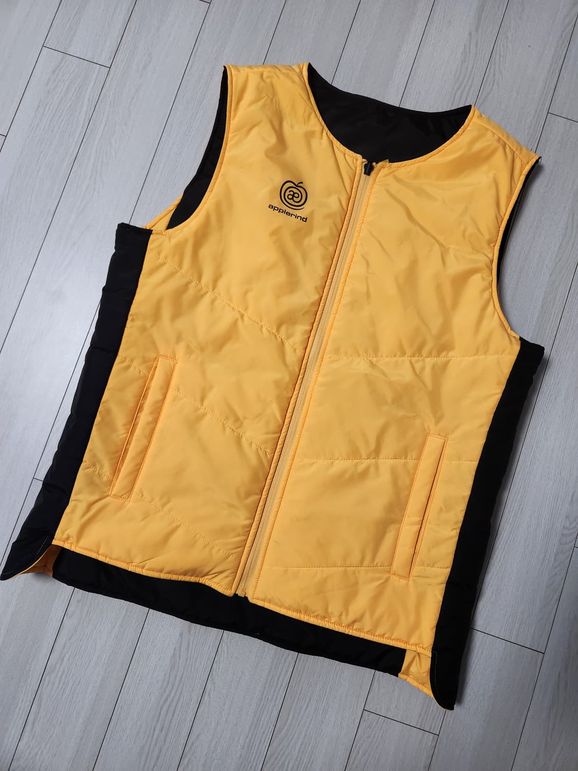 새상품급)애플라인드 리버시블 패딩 베스트 양면조끼 사이즈100(L)

여 상품이미지2