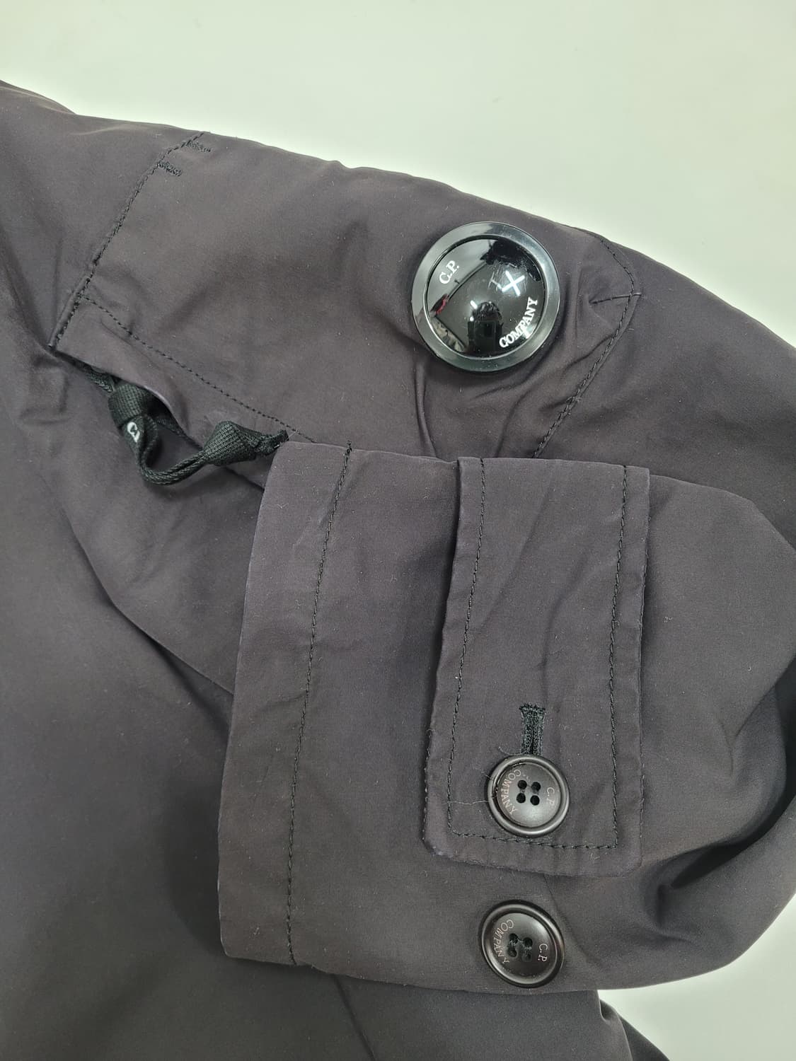 CP컴퍼니 구스다운 마이크로원단 맥코트 / 남 95 블랙 가먼트다잉 상품이미지5