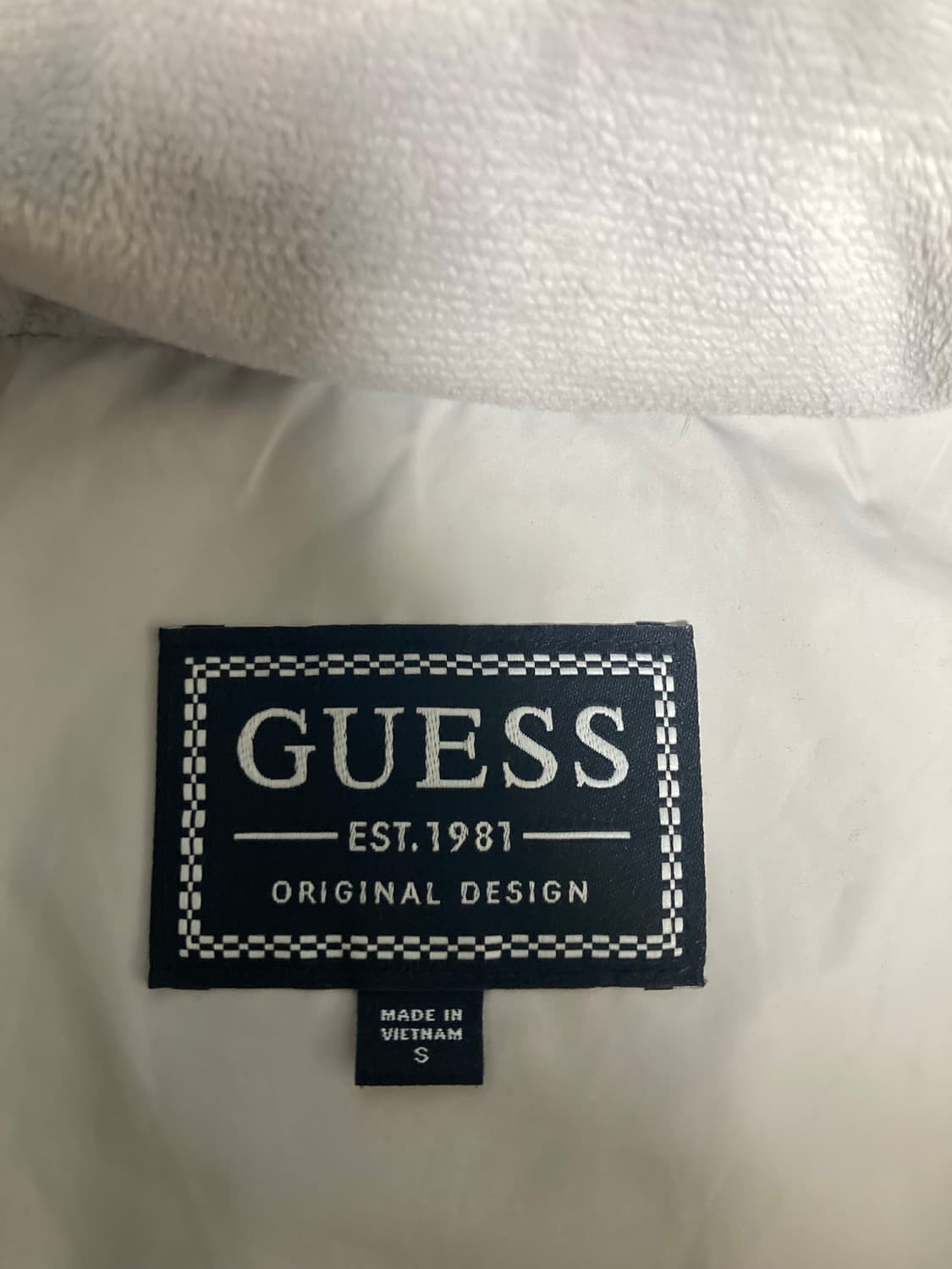 GUESS 게스 여성 덕다운 패딩 S LGY 상품이미지4