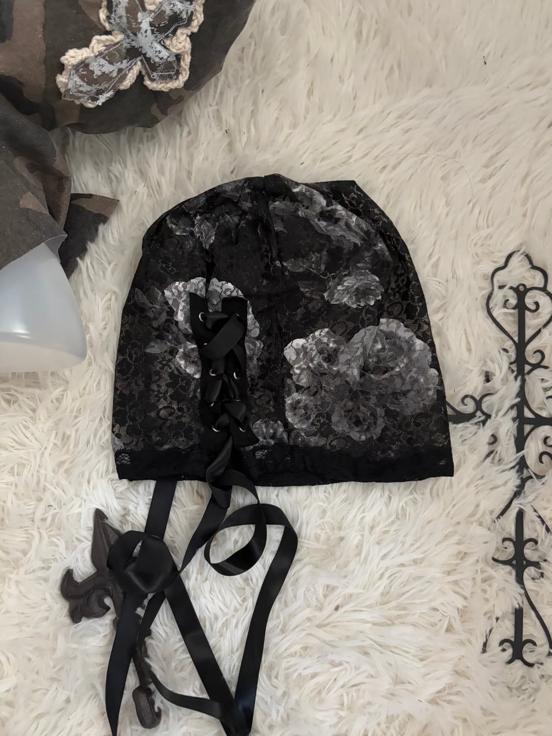  black rose lace eyelet beanie 상품이미지1