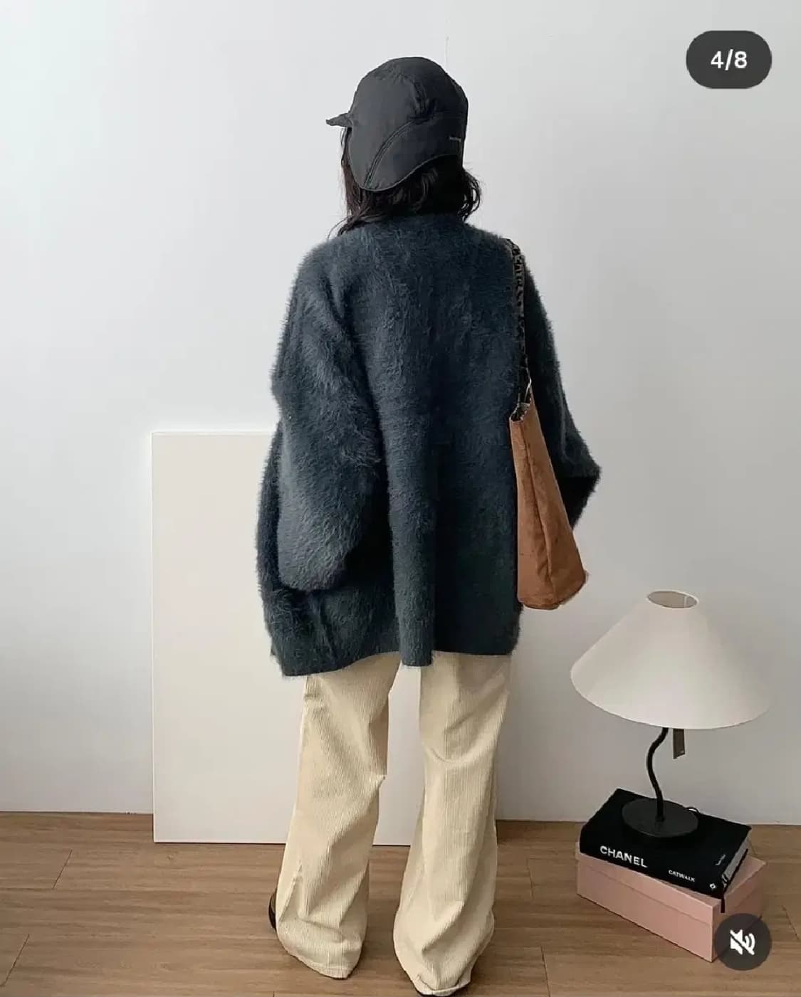 [새상품] 웨어링무드 헤어리 브이넥 오버핏 가디건 상품이미지3