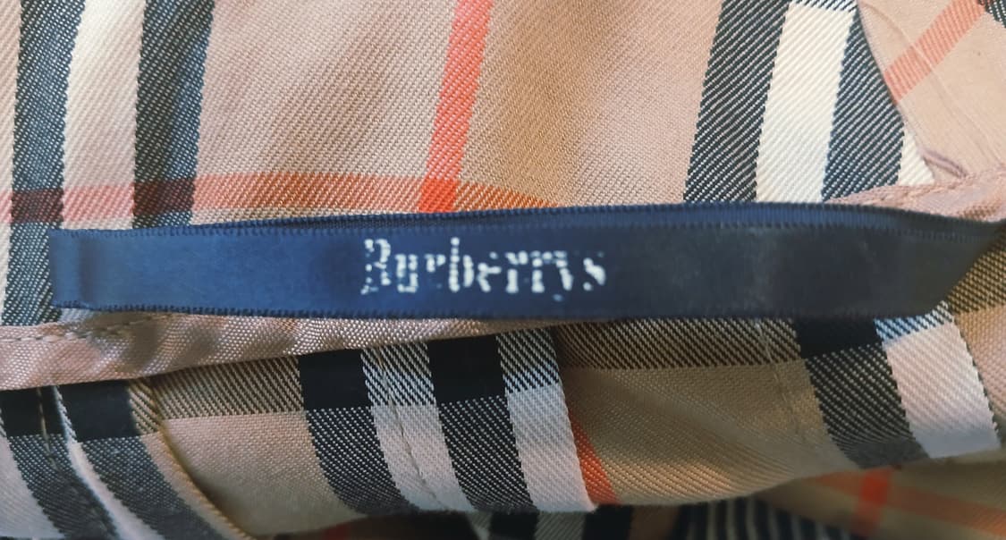 버버리(Burberrys) 금장 기사 버튼 노바체크 플리츠 스커트 상품이미지6