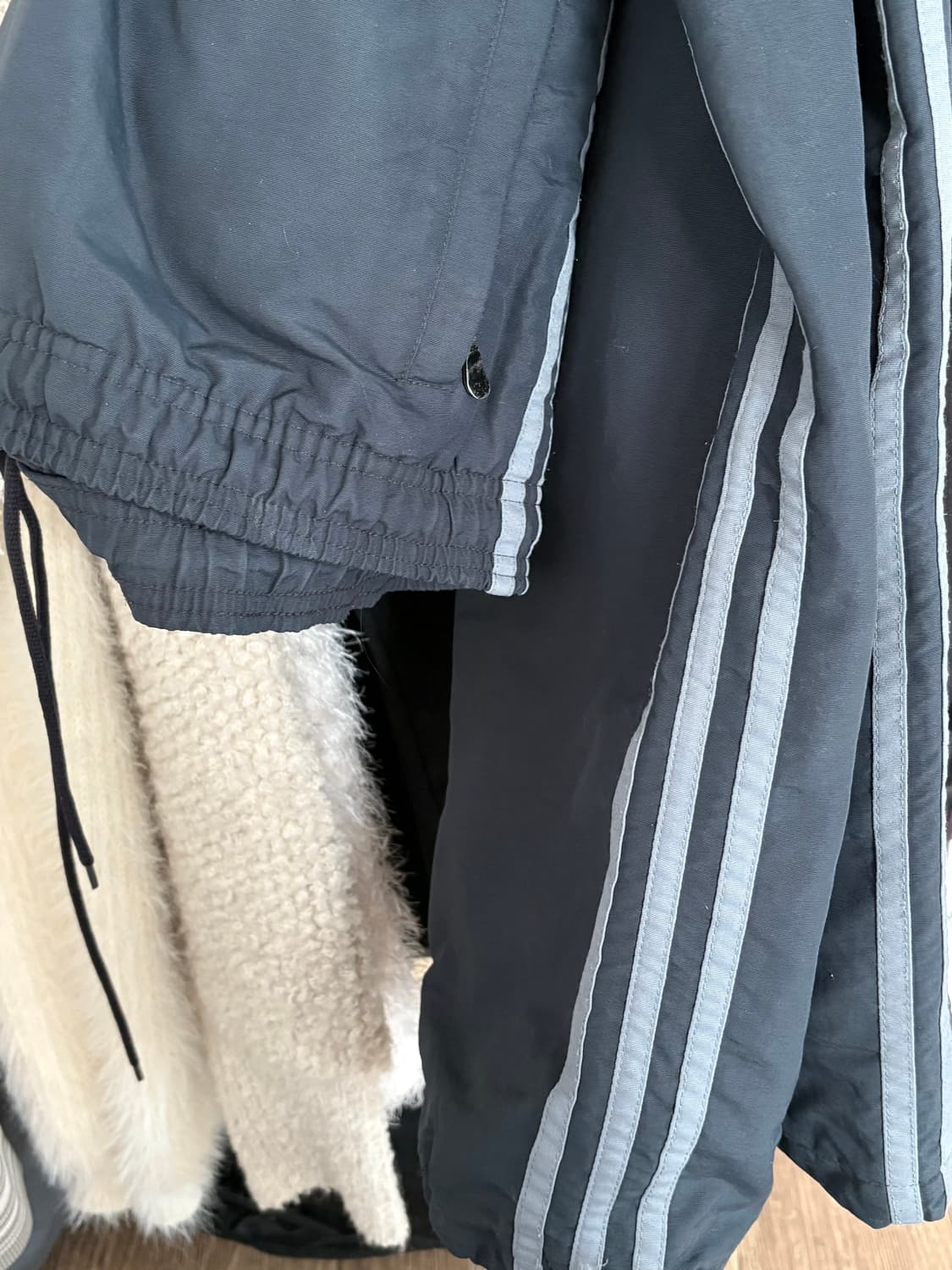 아디다스 네이비 그레이 와이드 트랙팬츠 상품이미지2