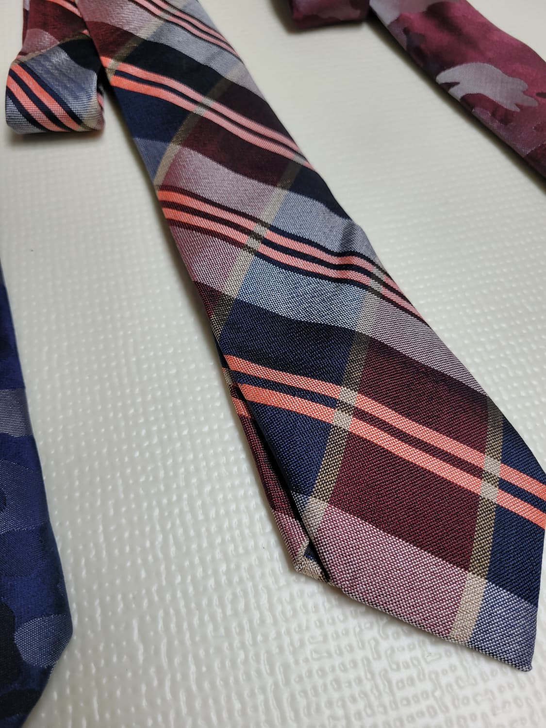넥타이 3종 (까모, 체크 패턴 네이비, 오렌지, 버건디) 상품이미지7