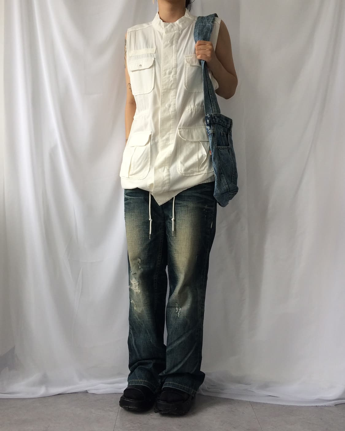 Multi pocket point high neck long vest 상품이미지1