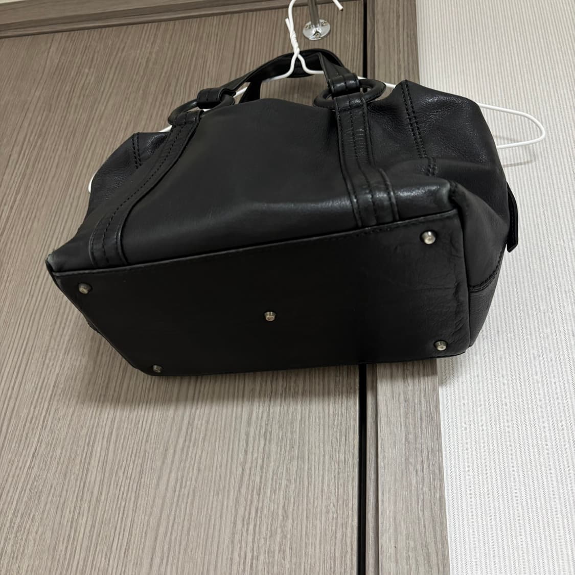 이세이미야케 레더 토트백 상품이미지3