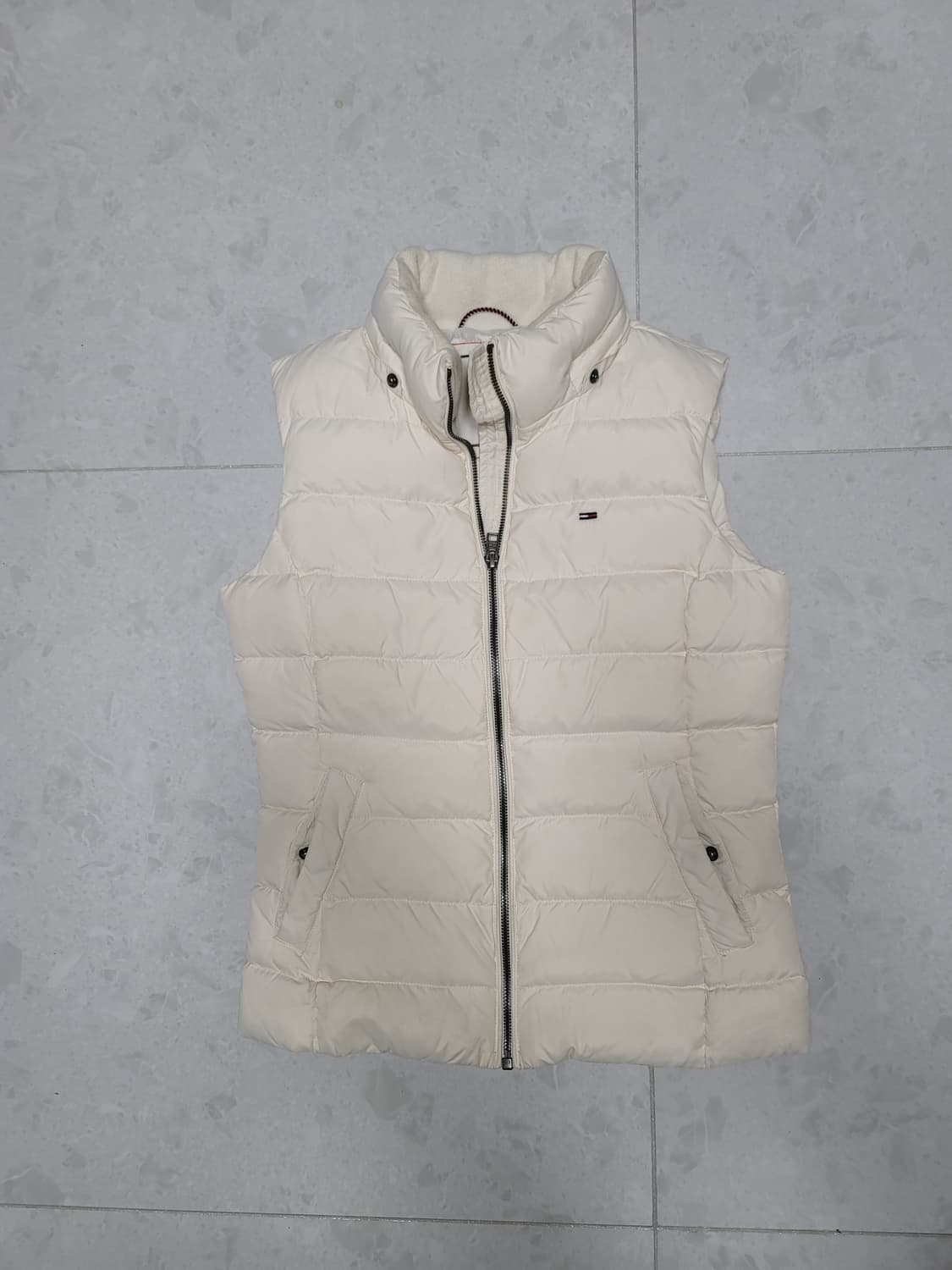 타미힐피거 구스다운 패딩조끼 여성xs사이즈 상태굿

 상품이미지1