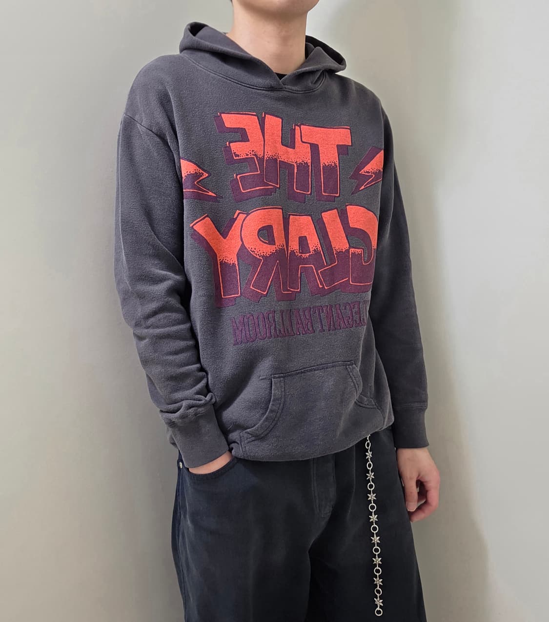 RNA 차콜 그레이 러기드 후드 티셔츠 상품이미지1