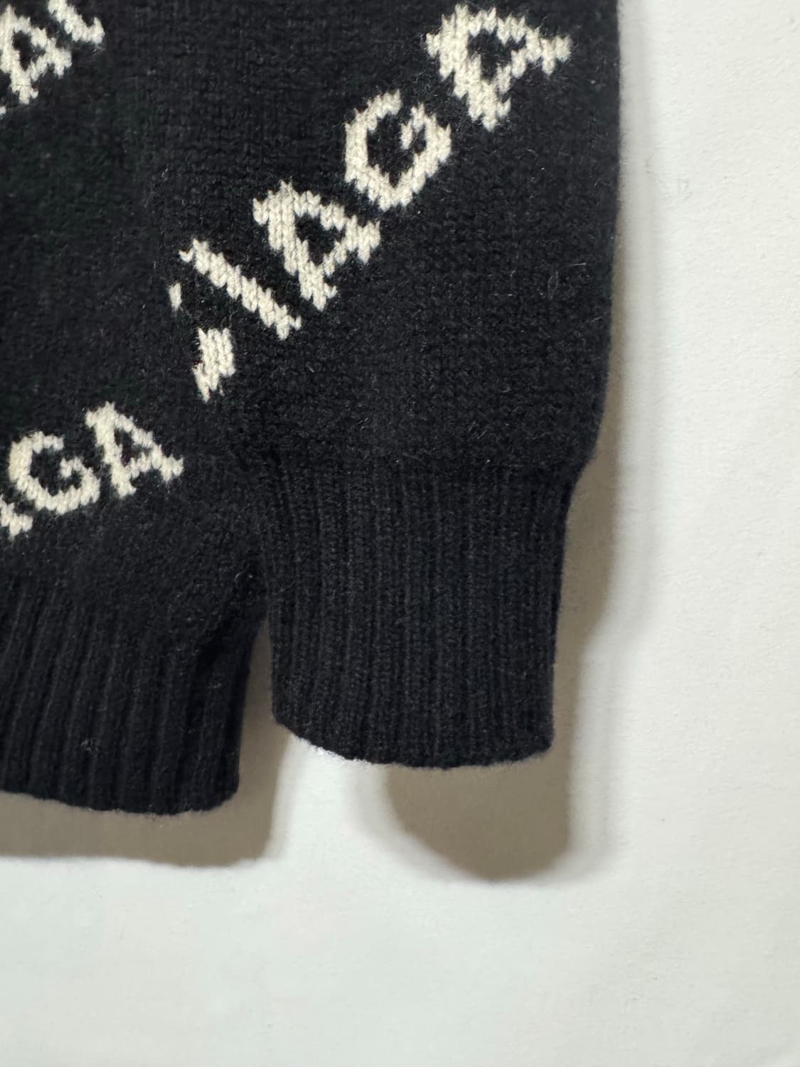 34 발렌시아가 멀티로고 여성 니트 상품이미지3