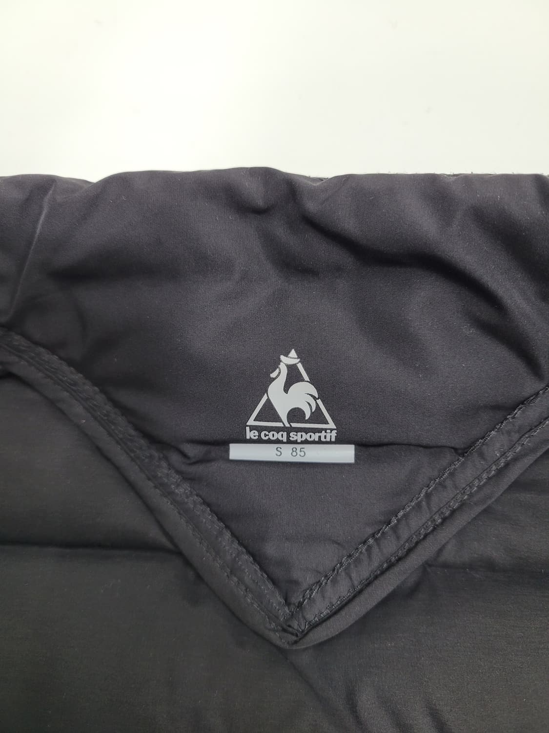 르꼬끄 튜브 구스 다운 경량 숏 패딩 / 여 85 (S) 블랙
 상품이미지8