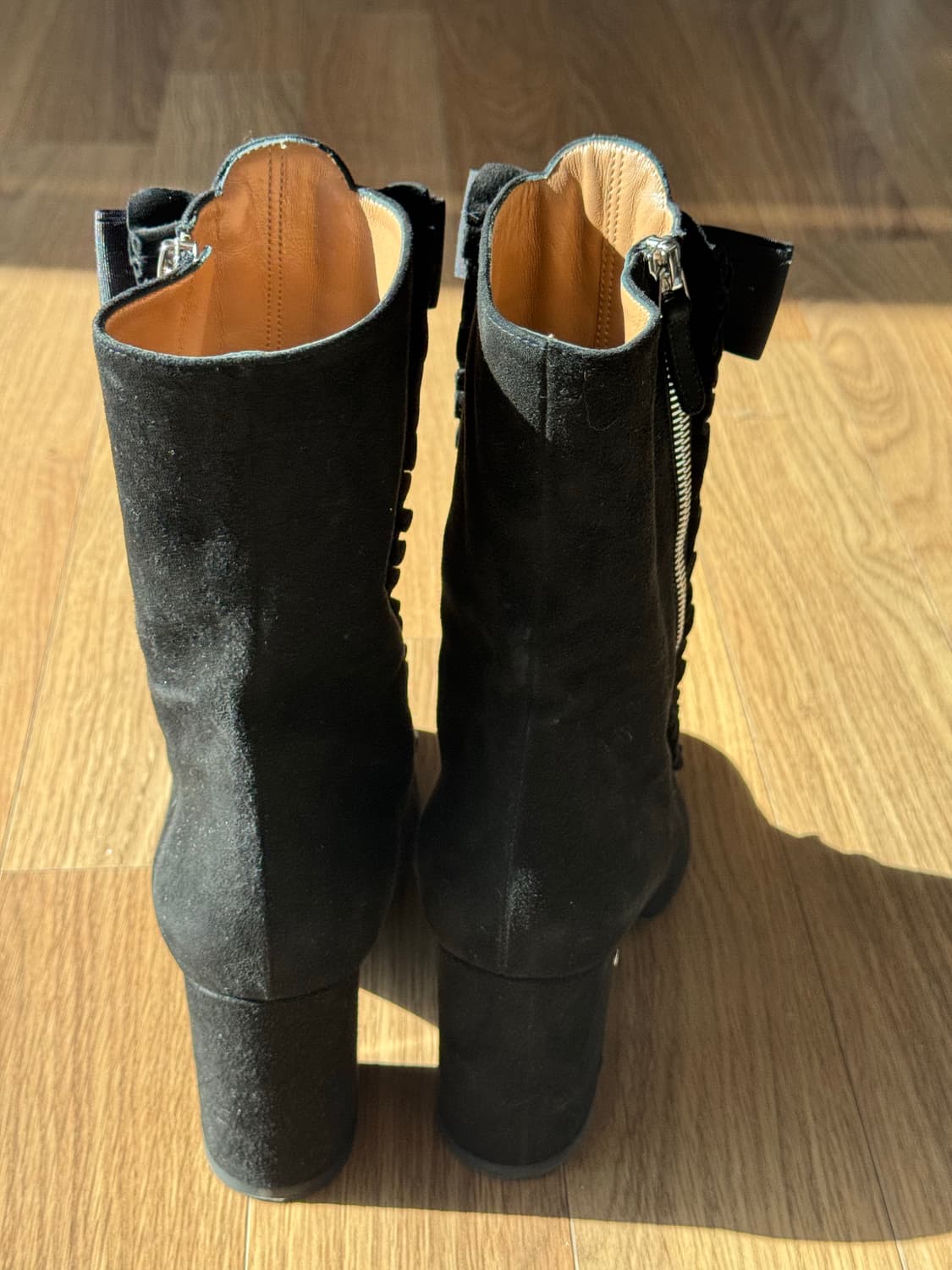 로랑스 디케이드(Laurence Dacade) 스웨이드 리본 앵클 부츠 상품이미지5