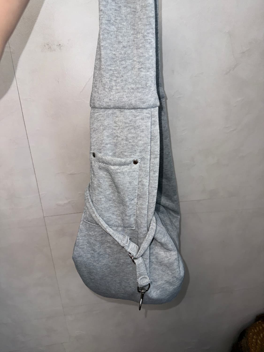 Gray cotton croissant sling bag 상품이미지3