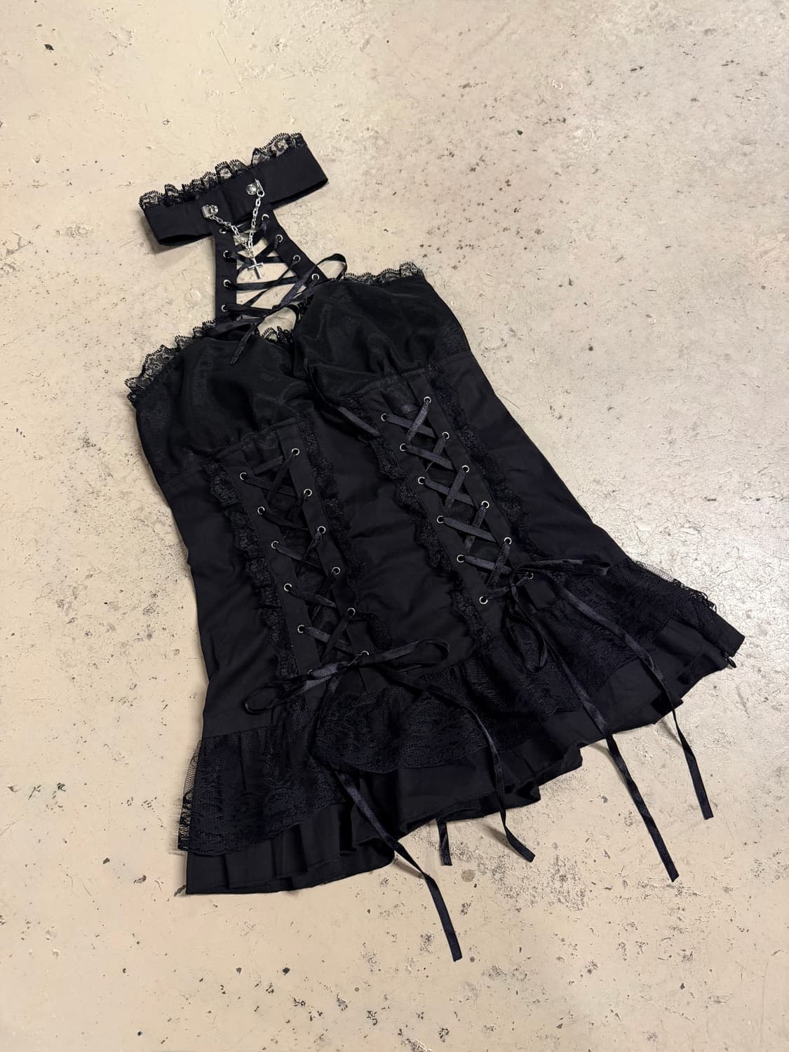 Drug honey choker eyelet detail top 상품이미지1