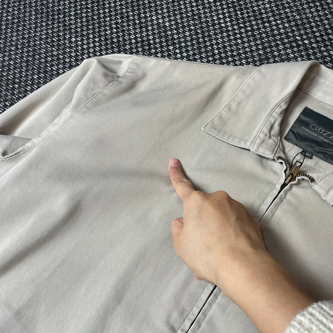 GUZZ 연베이지 자수로고 코튼 스윙 자켓 95 상품이미지4