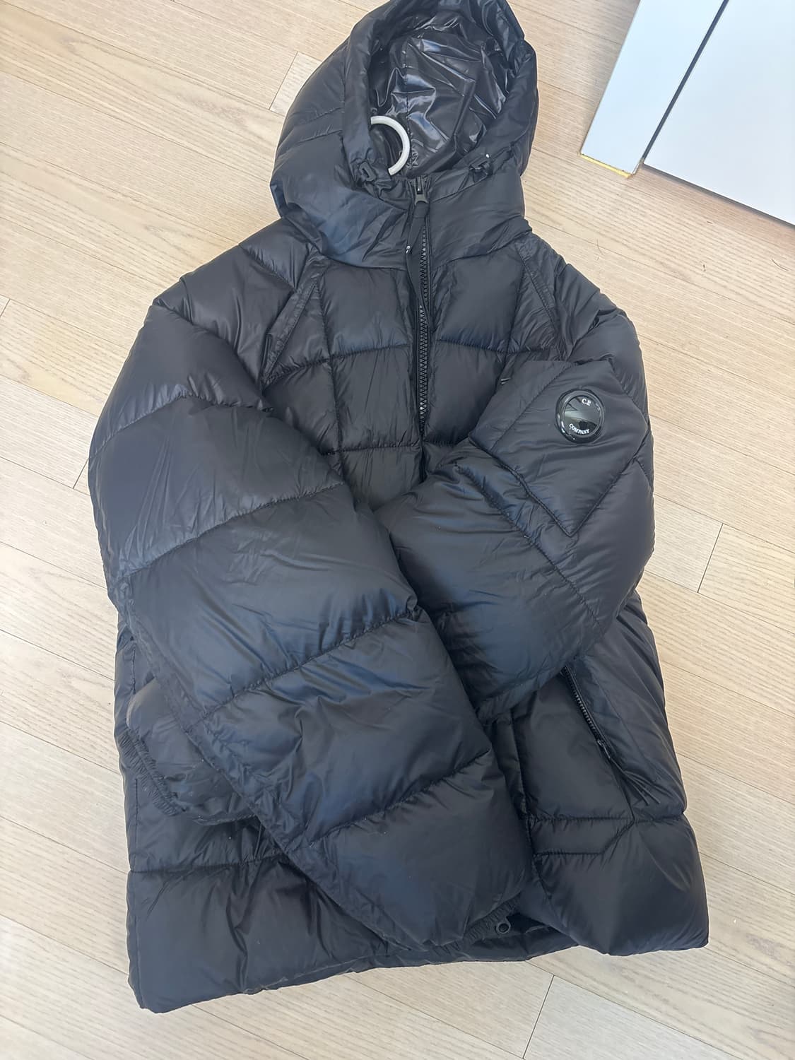 CP컴퍼니 디디쉘 블랙색상 패딩  상품이미지2