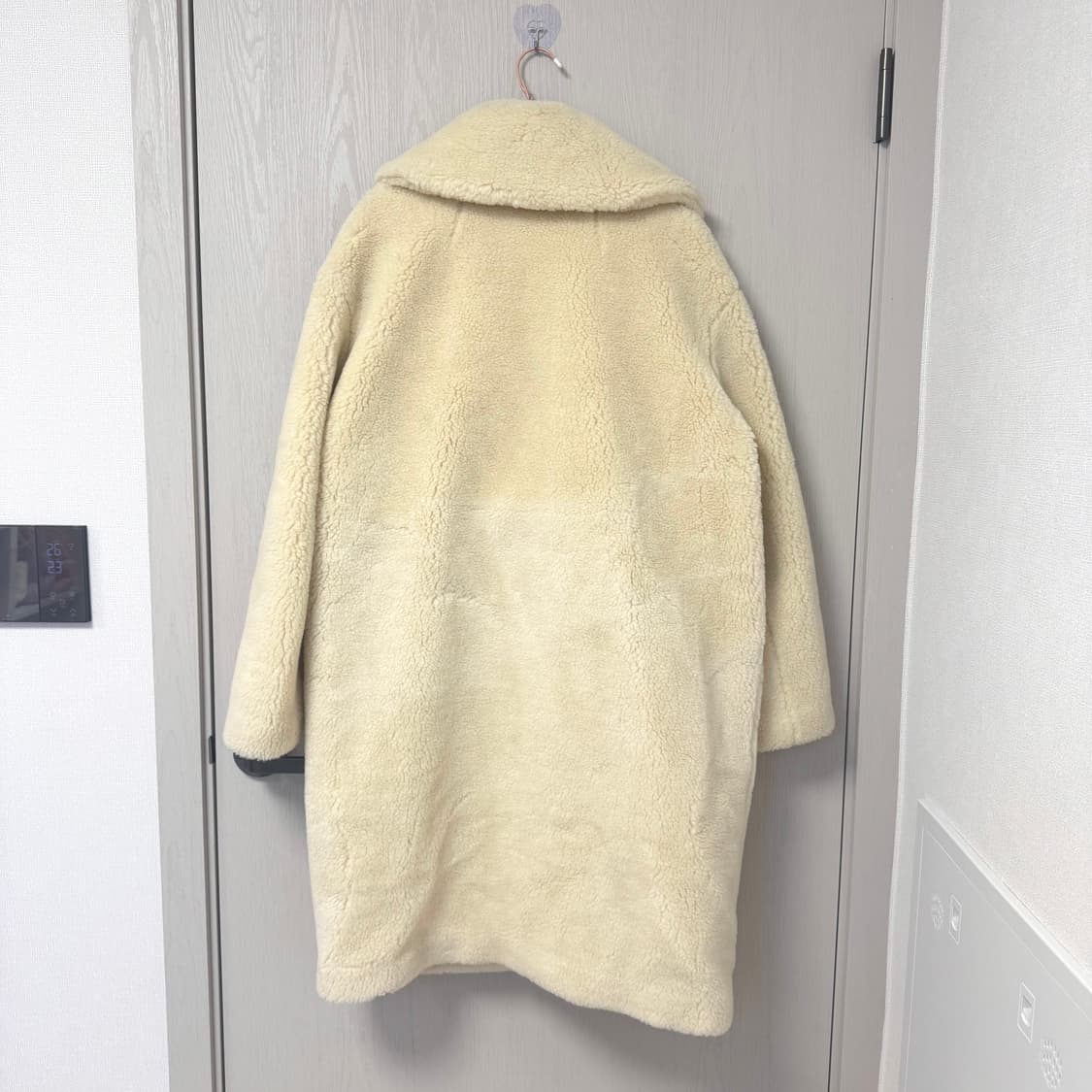 [새상품] 앤아더스토리즈 양털 코트 38 상품이미지5
