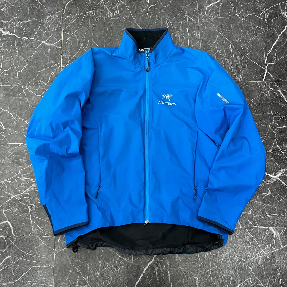 아크테릭스 로고 윈드스토퍼 자켓 블루 상품이미지1