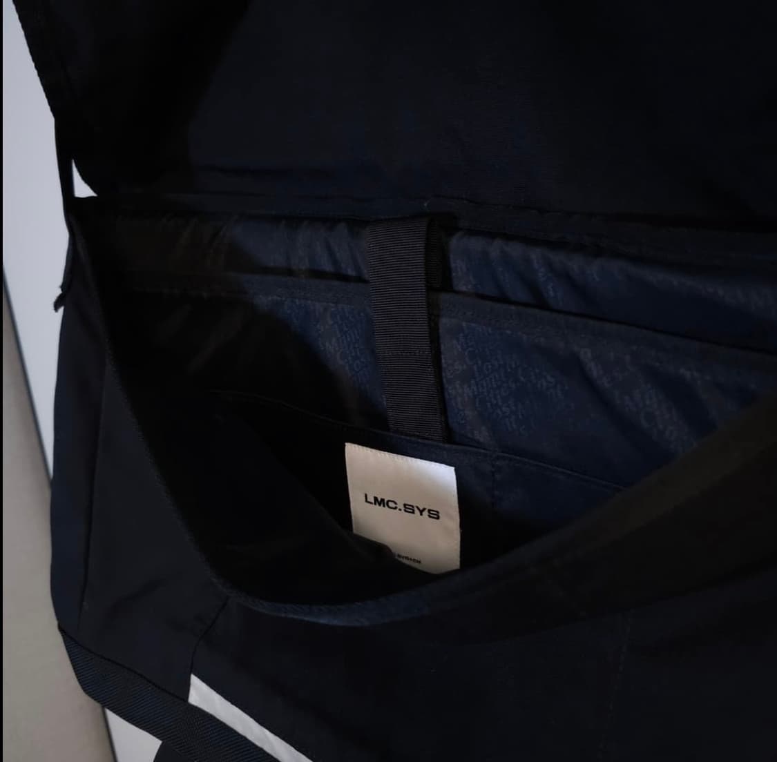 LMC 메신저백 상품이미지3