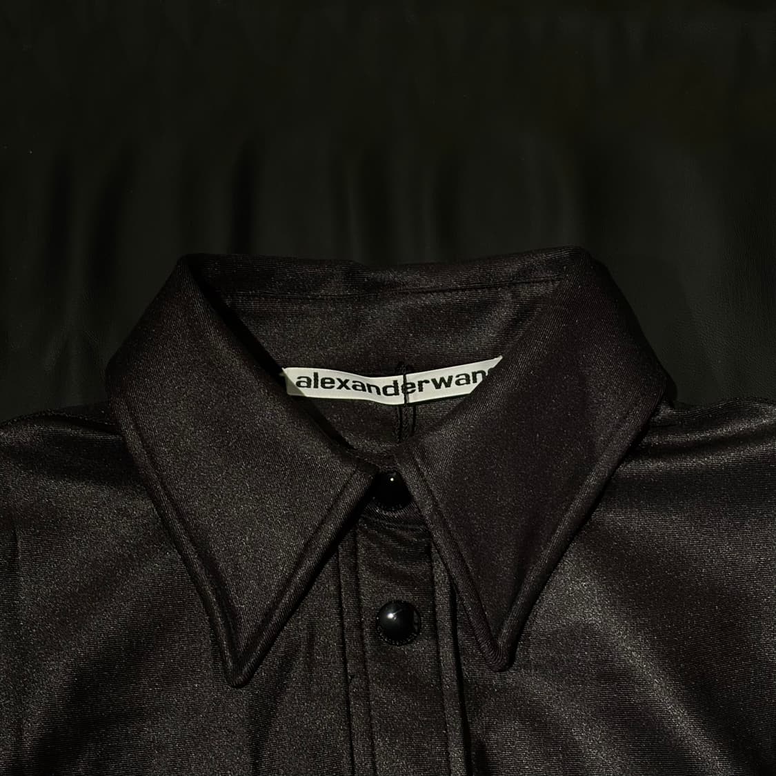 알렉산더왕 블랙 글로시 셔츠 상품이미지8