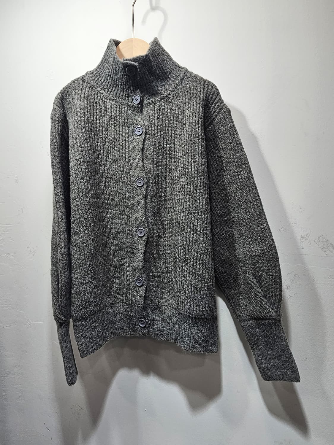 도톰 회색 니트 가디건 상품이미지9