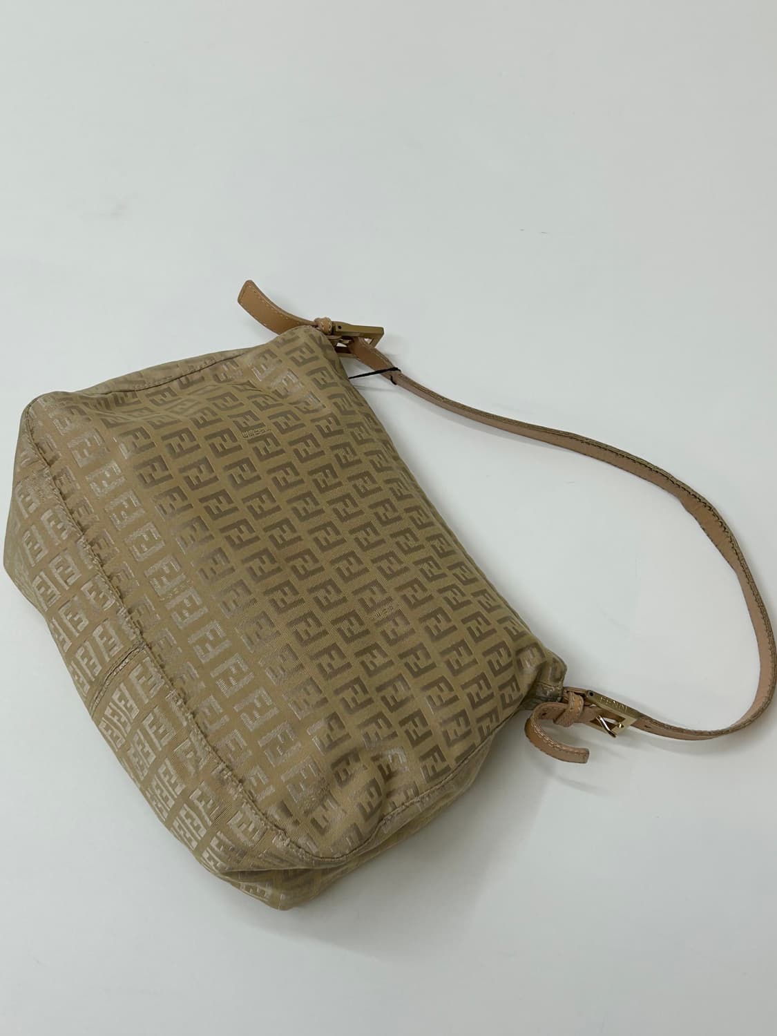 Fendi 펜디 베이지 맘마백 상품이미지6