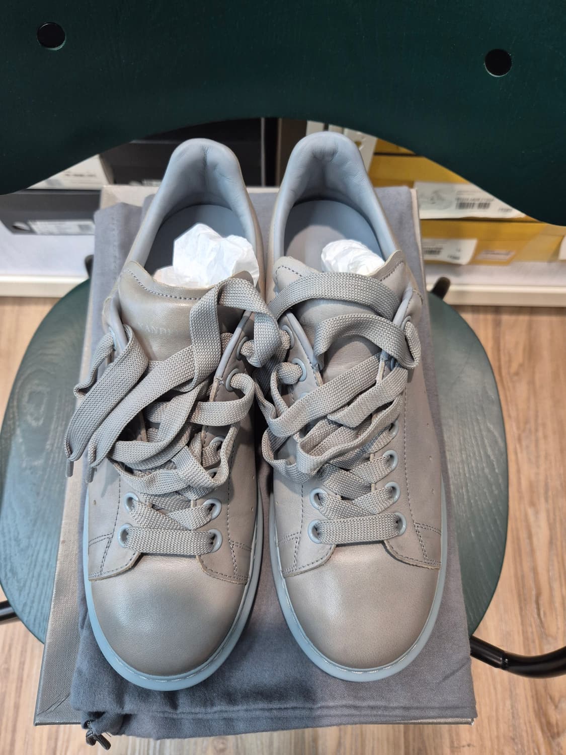 알렉산더맥퀸 그레이 스니커즈 상품이미지2