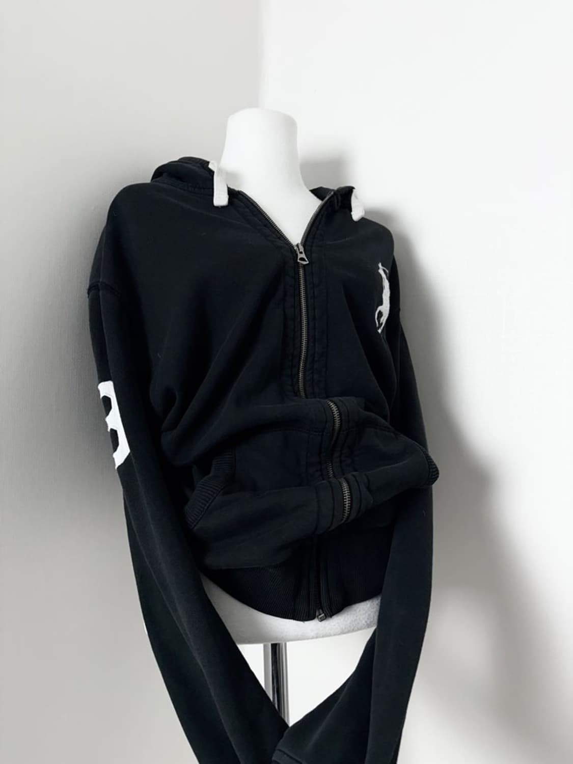 폴로 빅포니 블랙 후드집업 상품이미지1