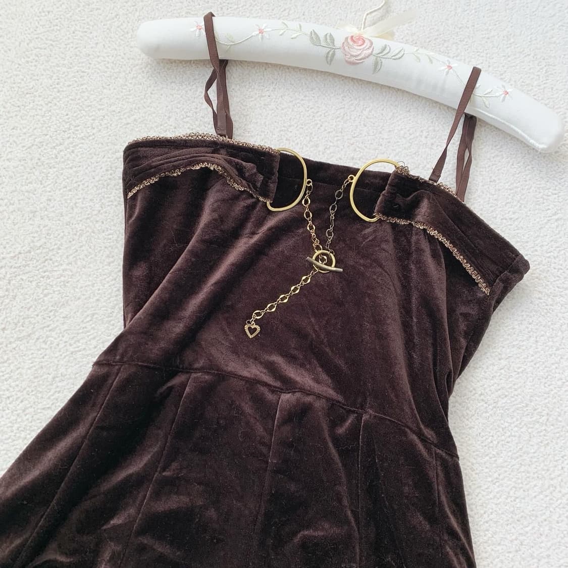 라떼갸루 초코갸루 벨벳 골드 드레스 상품이미지2