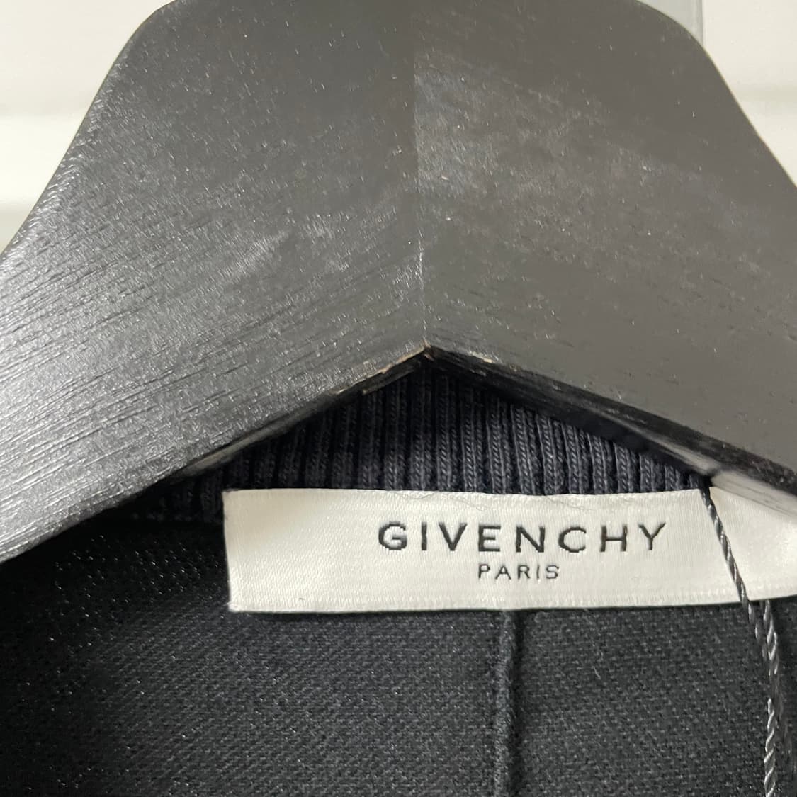 지방시 벨벳 맨투맨 XS 상품이미지4