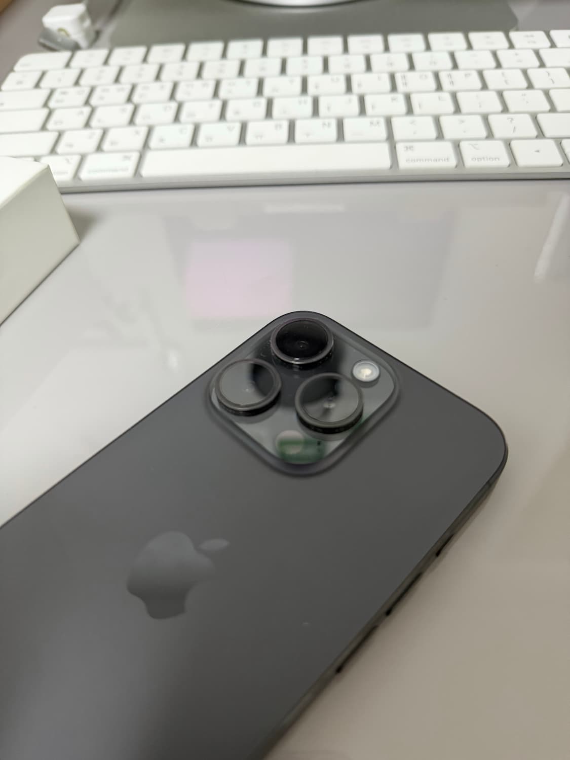 아이폰15프로 블랙 티타늄 256 상품이미지2