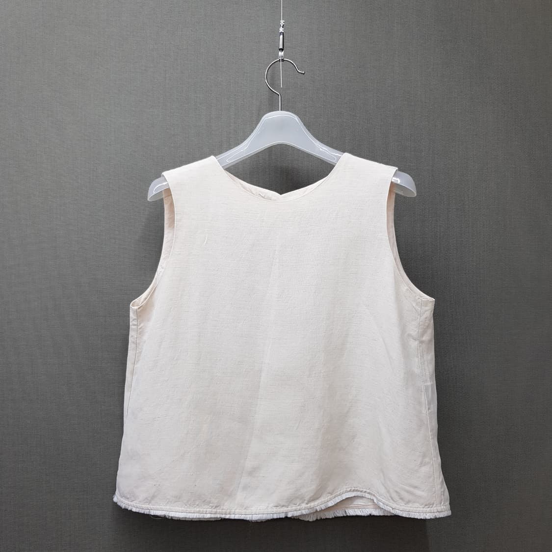 한섬 더캐시미어 2022 슬리브리스 블라우스 82-94-160사이즈 상품이미지1