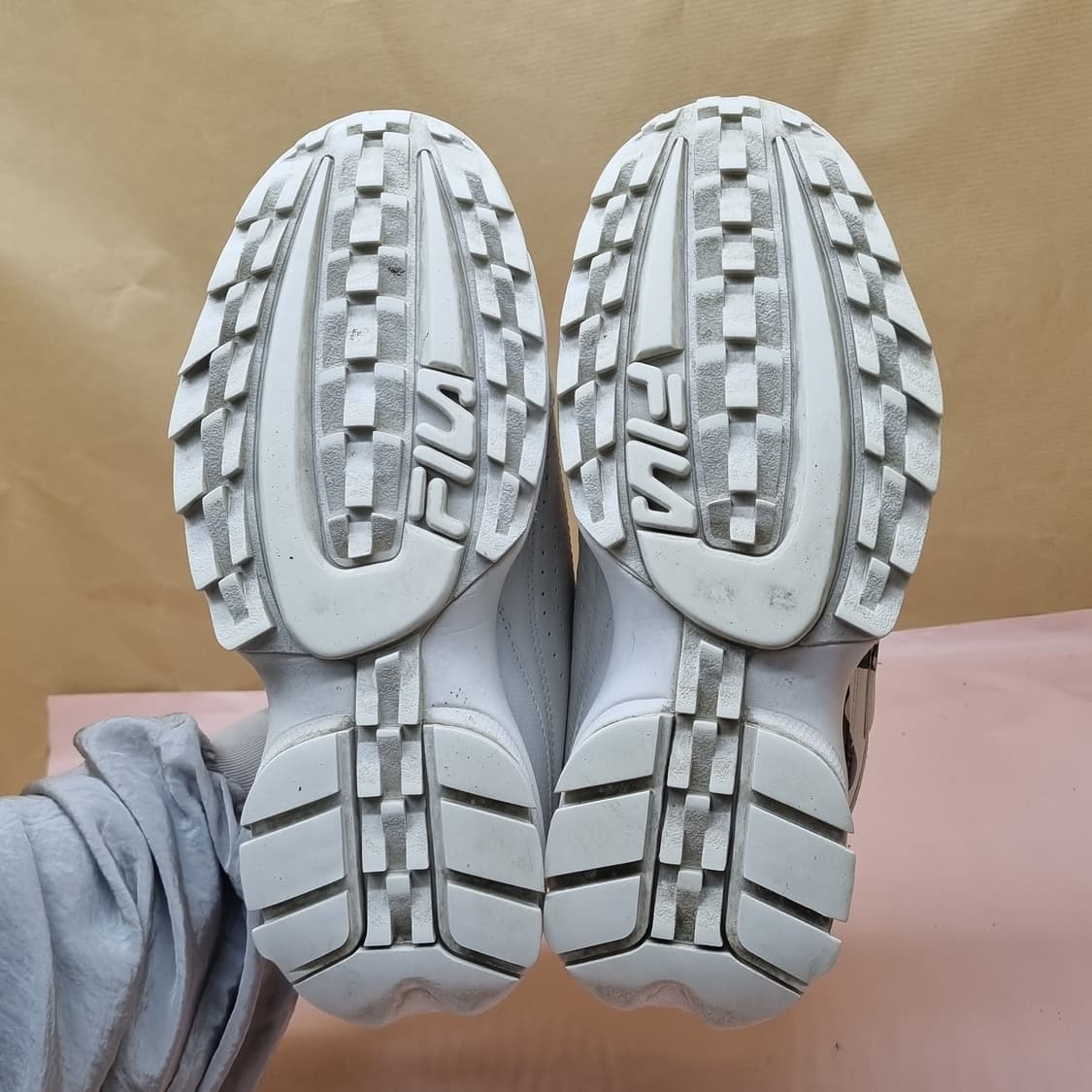 휠라 디스럽터2 여성운동화240 상품이미지3