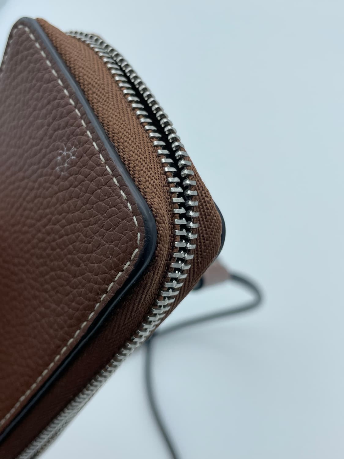 [ 정품 ] 버버리 스트랩 지퍼 카드지갑 브라운  상품이미지7