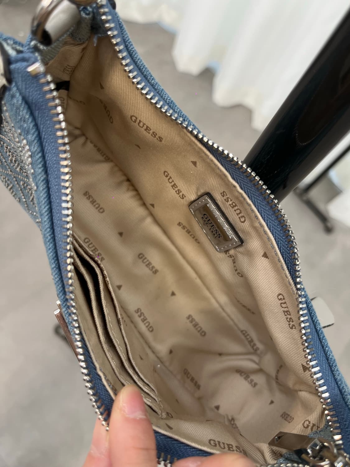 Guess Cubic Shoulder Bag 상품이미지8
