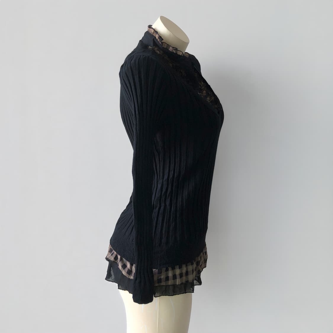 블랙 체크 러플 블라우스 니트 탑 상품이미지3