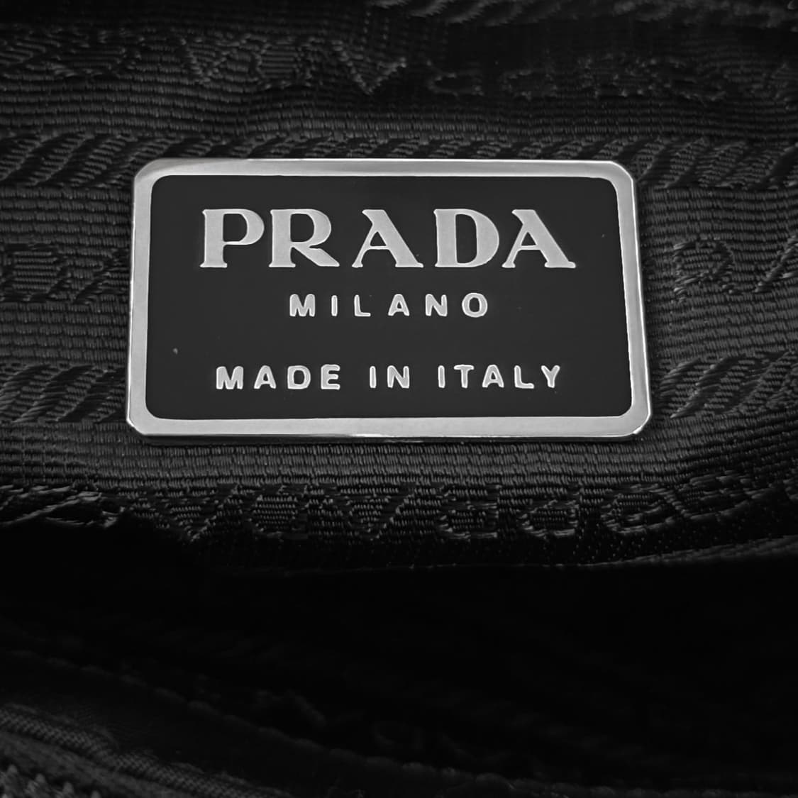 [정품 PRADA] 프라다 두줄 포코노 나일론 토트백 미디움 상품이미지8