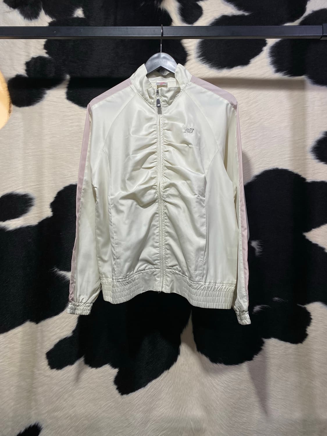 Newbalance 셔링 라인디테일 바람막이 상품이미지2