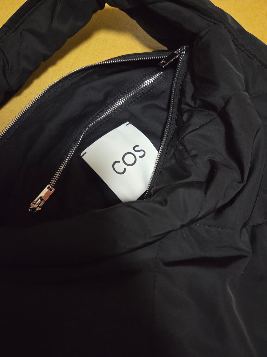 COS 코스 퀼티드 숄더백 블랙 상품이미지2