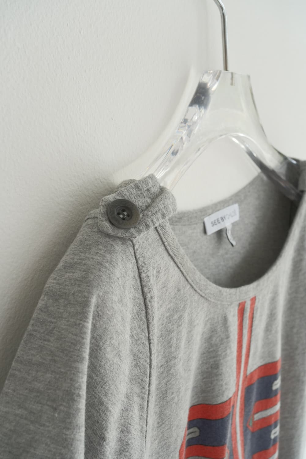 Button graphic t-shirt 상품이미지3