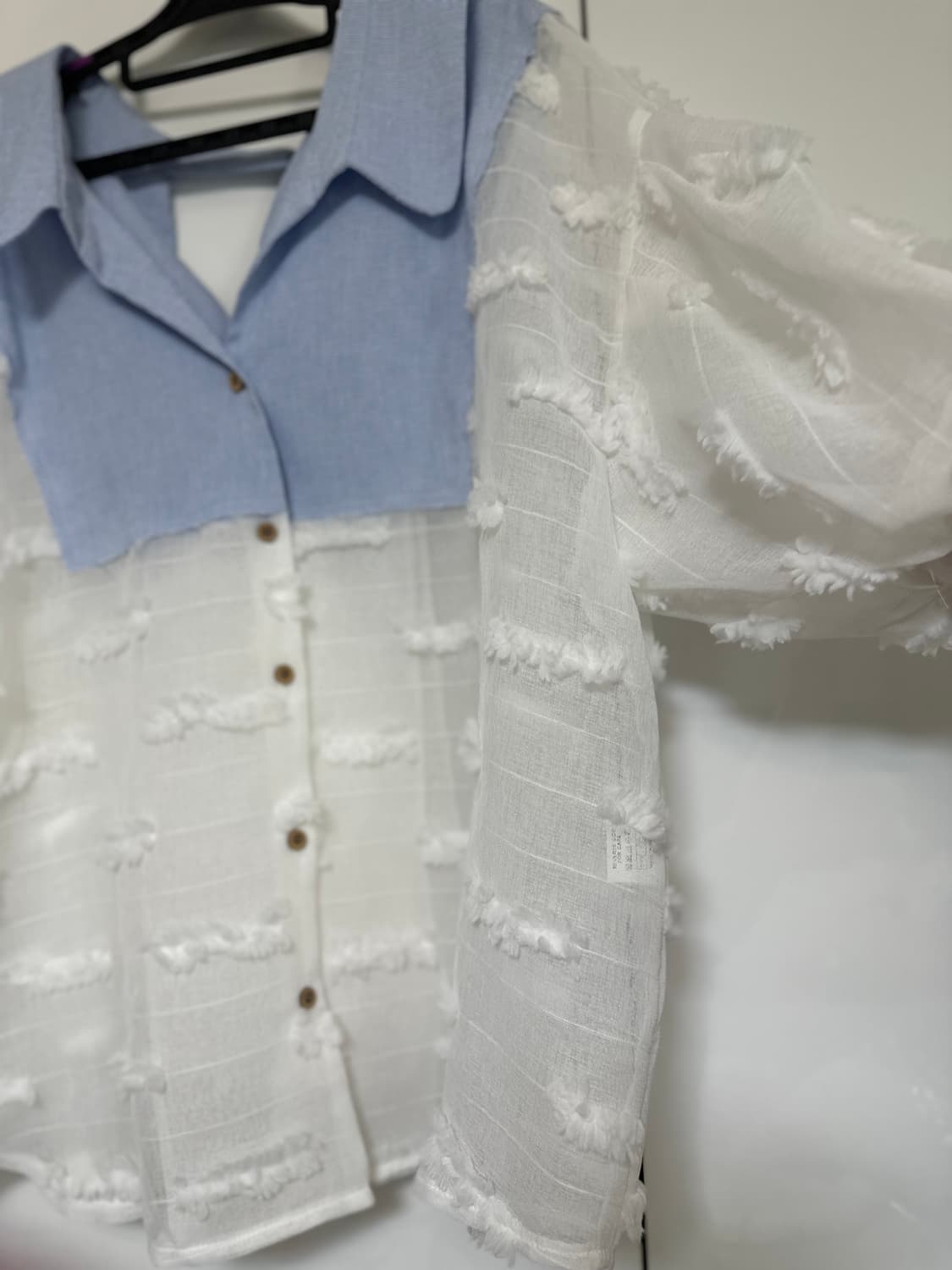 배색 카라 블라우스 펀칭 화이트 상품이미지5