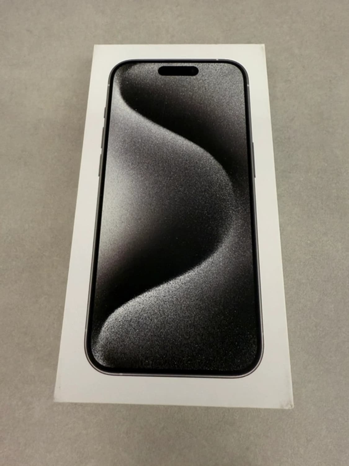 아이폰 15 프로 128GB 자급제 화이트 티타늄입니다 상품이미지1