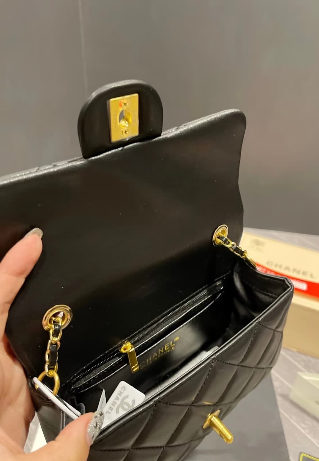 샤넬 뷰티 체인 하트참 크로스백 숄더백 상품이미지3