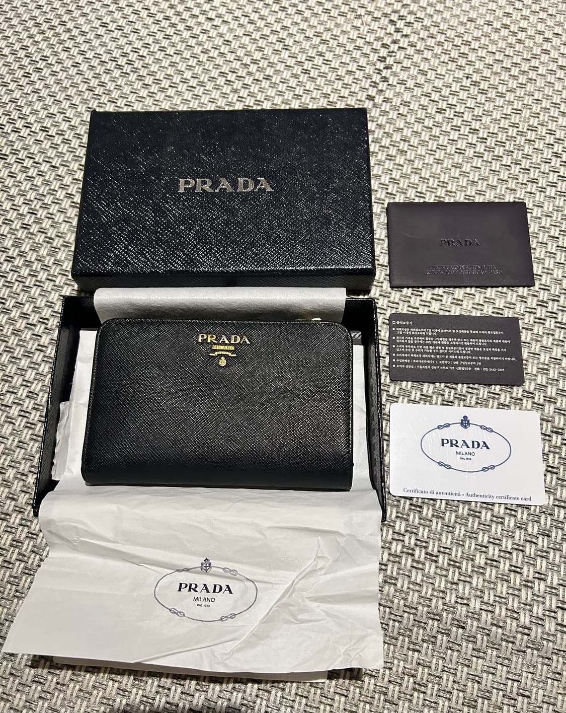 [백화점판] 프라다 1ML225 사피아노 중지갑 블랙 상품이미지1