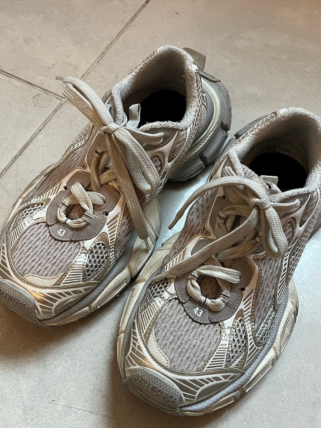 발렌시아가 3xl 43 라이트베이지 상품이미지1