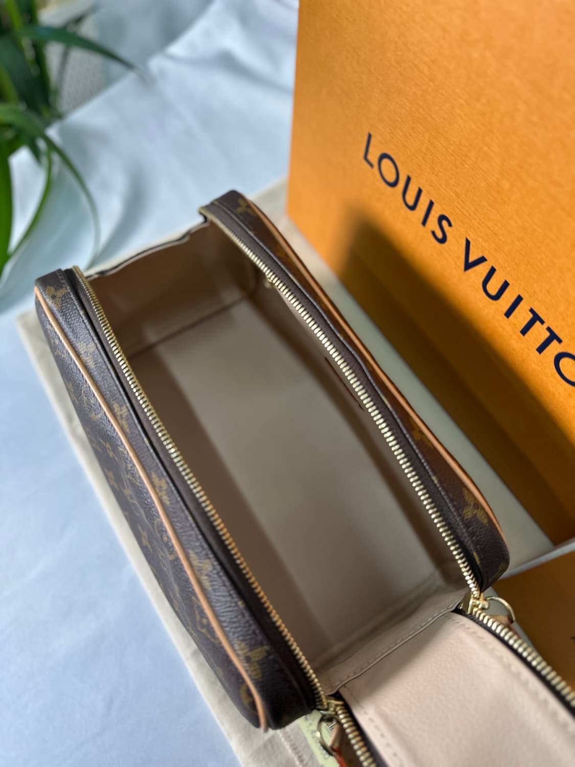 루이비통 모노그램 돕키트 파우치 상품이미지8