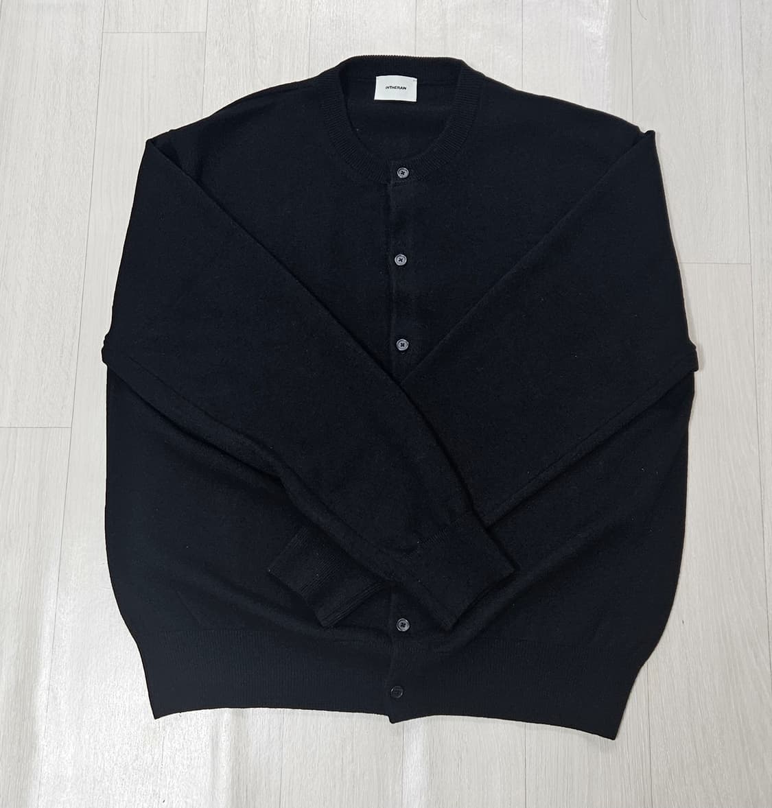 인더로우 울 실크 가디건 2사이즈 블랙 새제품급 상품이미지1
