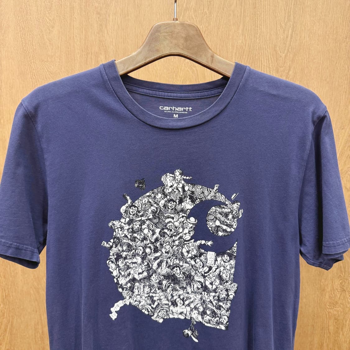 칼하트 그래픽 프린팅 반팔 티셔츠 빅로고 아트워크 디테일 네이비 상품이미지4
