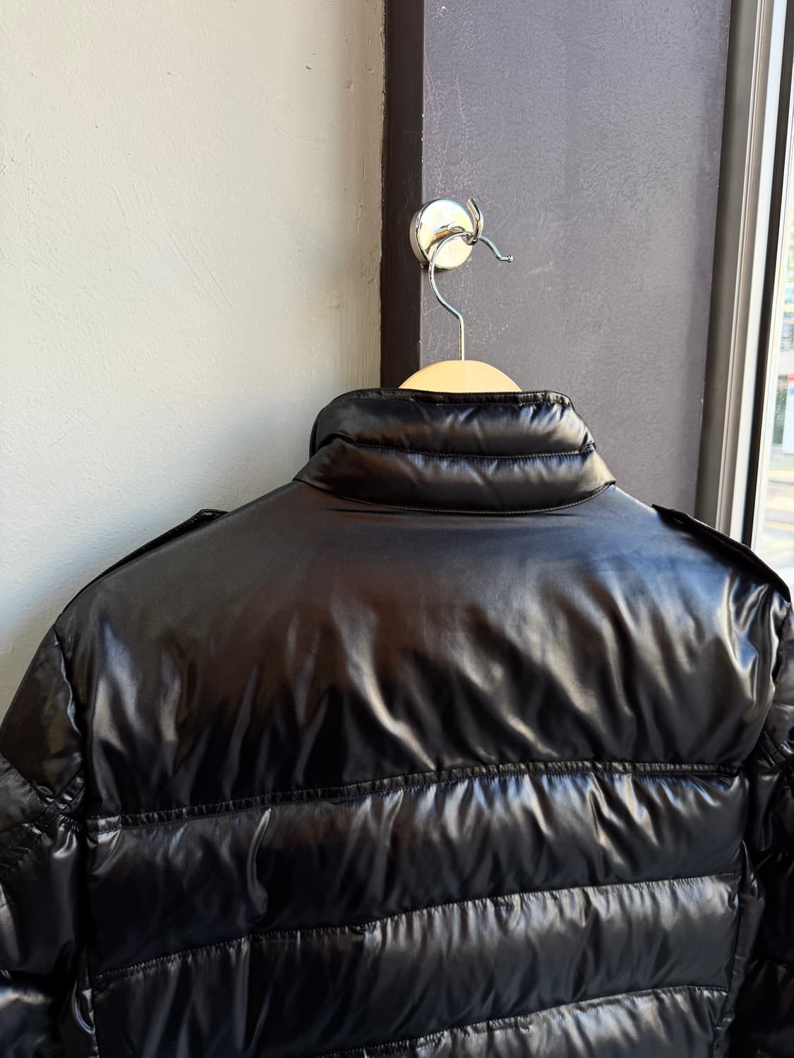 L/ 버버리 블랙라벨 로고 나일론 구스패딩 상품이미지8