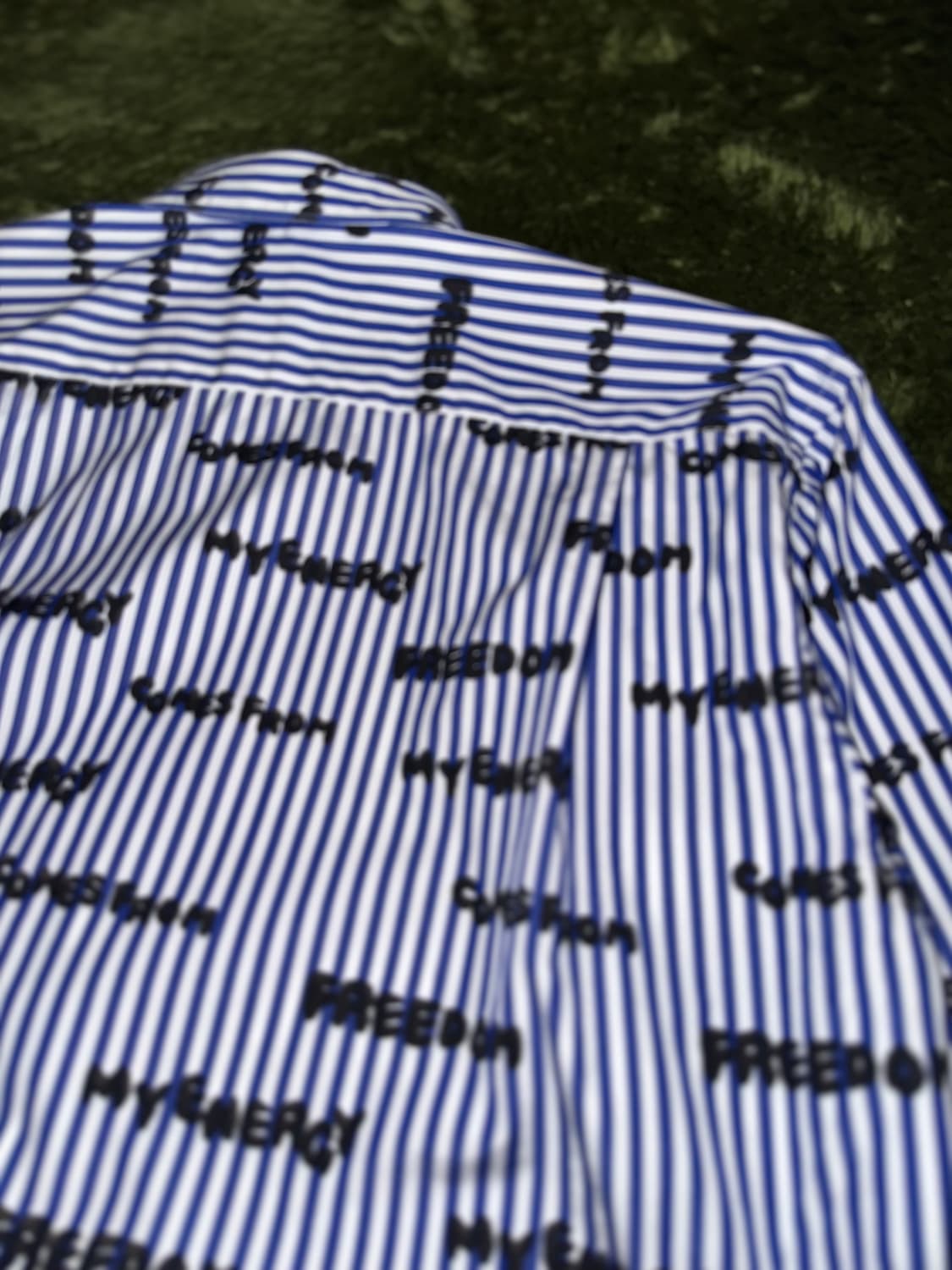 [M] 꼼데가르송 셔츠 24AW MADE IN FRANCE 레터링 셔츠 상품이미지9