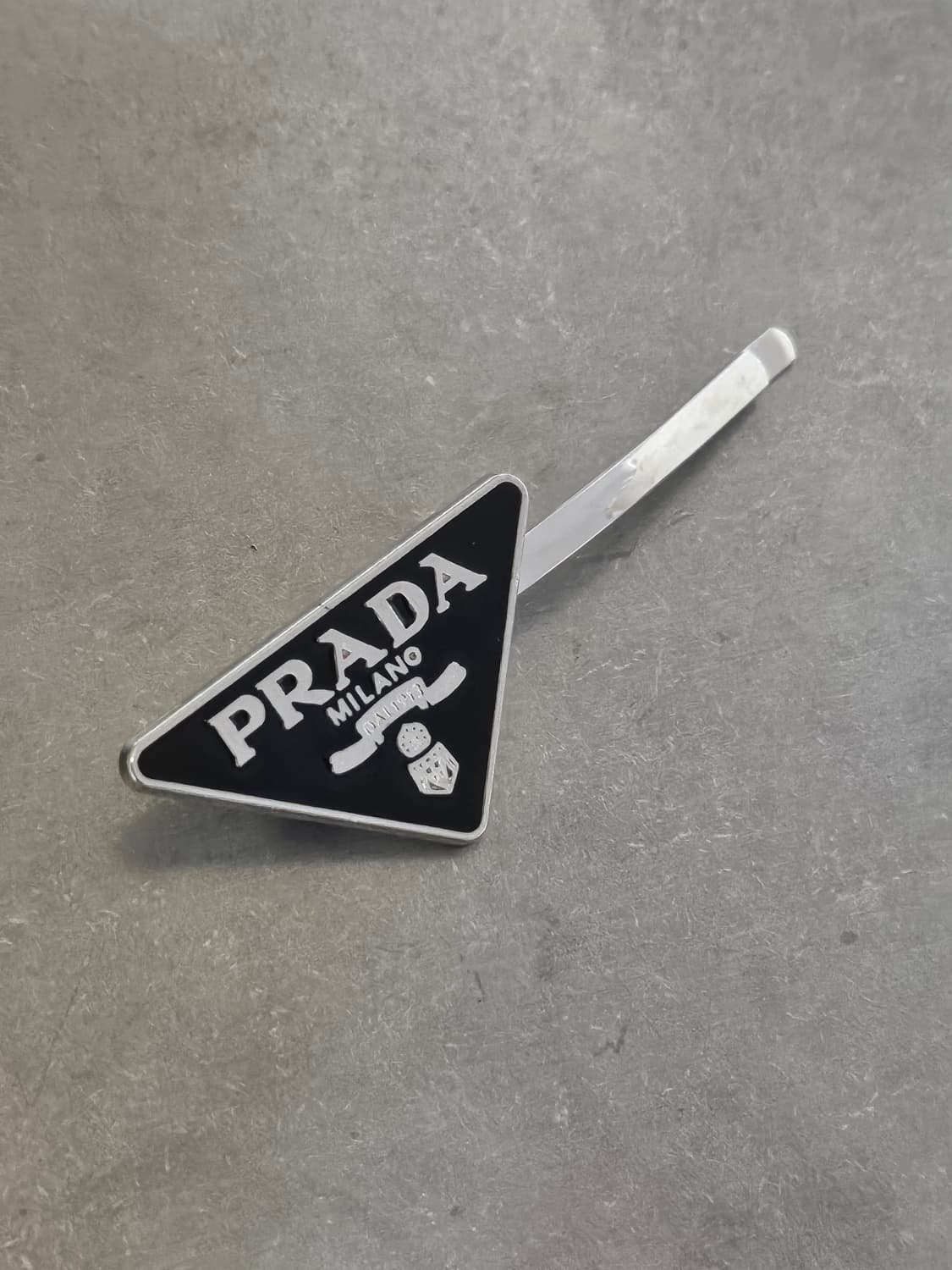 프라다 정품 빈티지 업사이클링 헤어핀 상품이미지1